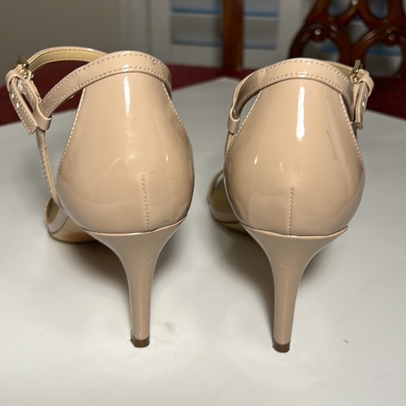 Michael Michael Kors heel open toe. - Picture 3 of 12